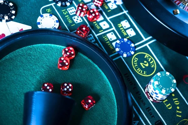 pamantoto platform interface showing sports, live dealer, and slots lobby
